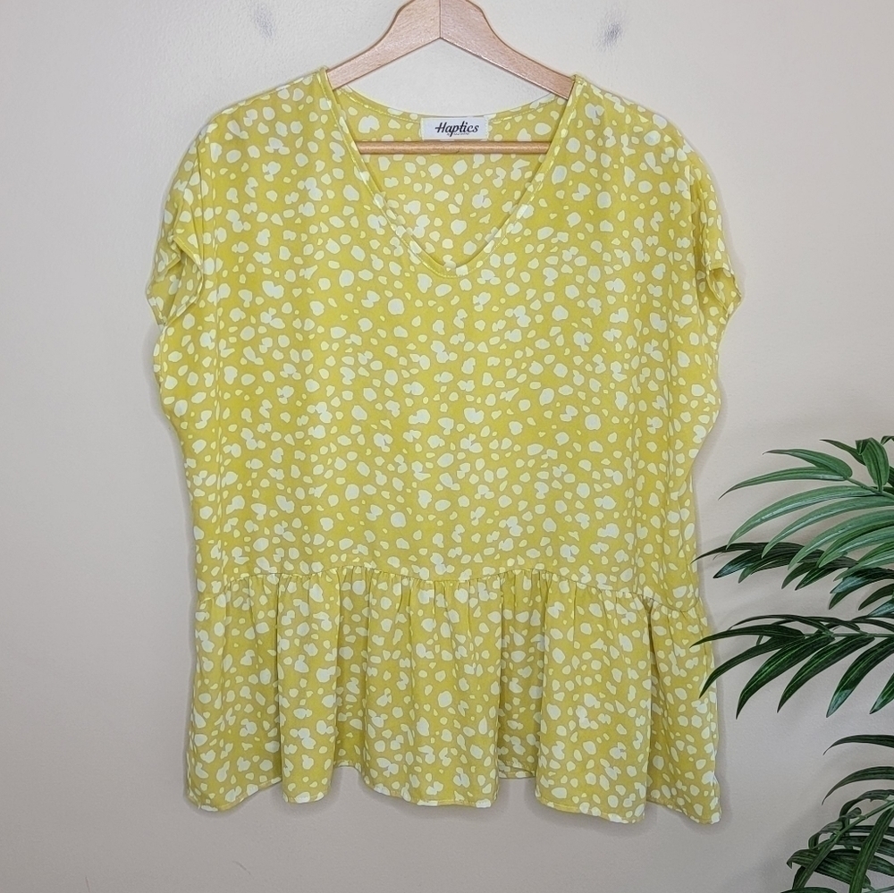 Haptics by Holly Harper Yellow & White Short Sleeve Peplum Blouse Size Medium